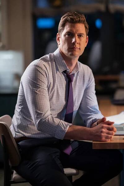 Policajtky z L.A. - Maverick - Promo - Ryan McPartlin