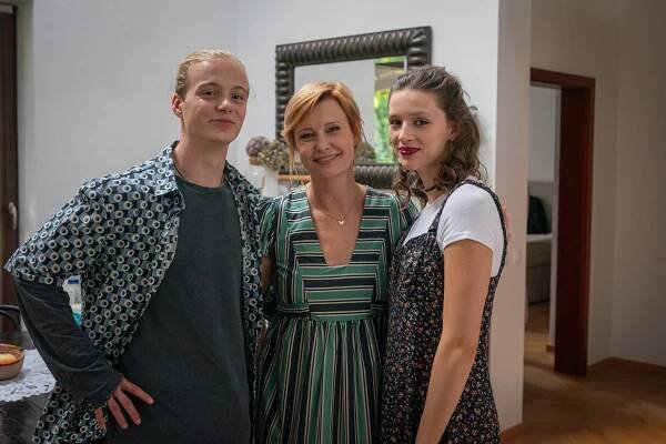 Jitka Schneiderová, Ema Klangová Businská - Příliš mnoho lásky - Promo