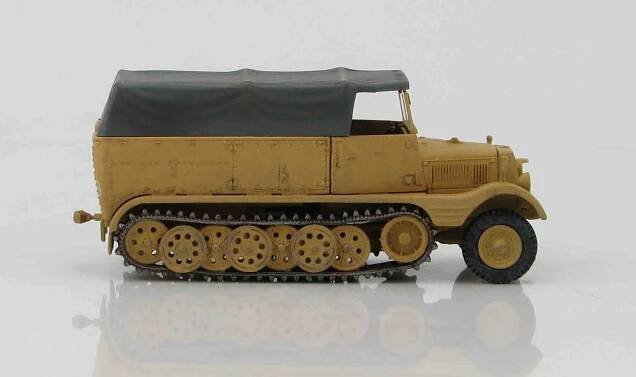 Hobby Master - Sd.Kfz.11 German 3 ton Half Track , 21st Panzer Div. Wehrmacht , Normandy, France 1944 - Obrázek 2