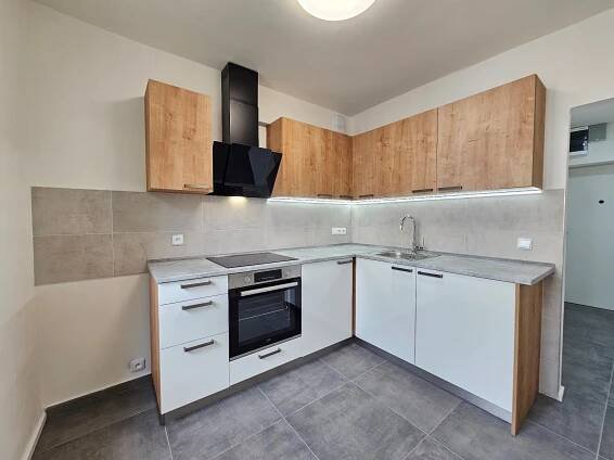 Pronájem zrekonstruovaného bytu 1+1, 35 m² – Na Výsledku I, Praha 4 – Michle | Šerák - reality