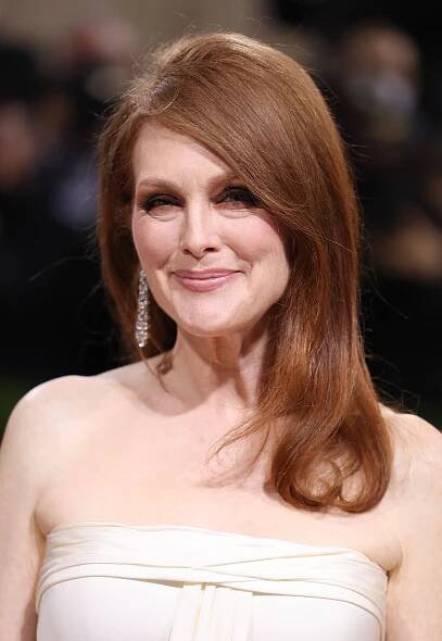 Julianne Moore attends The 2022 Met Gala Celebrating "In America: An Anthology of Fashion" at The Metropolitan Museum of Art on May 02, 2022 in New York City
