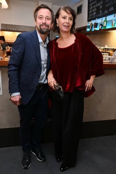 FOTO: Lenka Vlasáková s manželem Janem Dolanským na premiéře filmu Krvavý Johann. – stránka 148