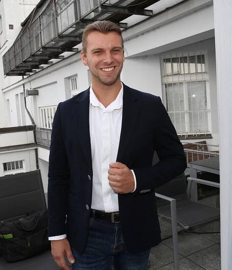 Muzikálový fešák z 4 Tenorů ukázal novou přítelkyni! Přitom je stále ženatý
