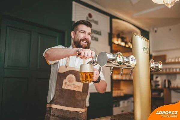 Žranice na prkně v restauraci Plzeňka Vrbenská Točna | Adrop.cz