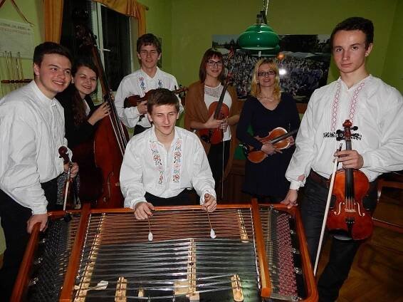 Posezení u cimbálu - Cimbálová muzika Palagria | Obec Nenkovice