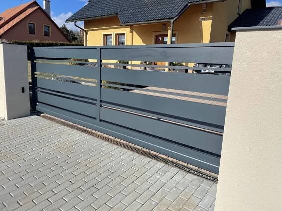 Hliníkové vjezdové brány | oplocení - Alubrany.cz
