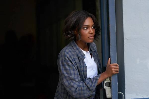 Black Lightning - Kniha okupace: 5. kapitola: Rekviem za Tavona - Z filmu - China Anne McClain