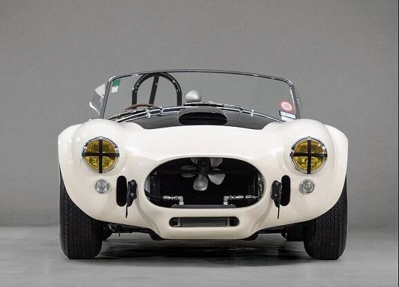Nejvýznamnější a nejdražší Shelby Cobra? Závodní verze s příběhem jde v březnu do aukce
