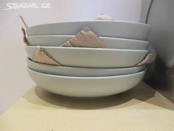 sada talířů Tesco Home Turin Green 12 + 6 ks