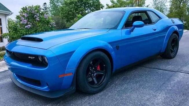 Překupníci už řádí. Jeden nabízí ostrý Challenger Demon za dvojnásobnou cenu