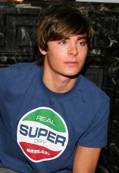 Pin by ♡︎l1ght_sh0w3r♡︎ on zac efron ❤︎︎ in 2025 | Zac efron poster, Zac efron, Zac efron 17 again