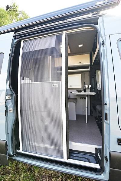 MERCEDES SPRINTER 4x4 L2H2 S ELEGANTNÍM INTERIÉREM - VejnyWood