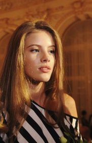 Patnáctiletá Bára Podzimková se stala nejkrásnější modelkou světa: Kariéru začala v obchoďáku!