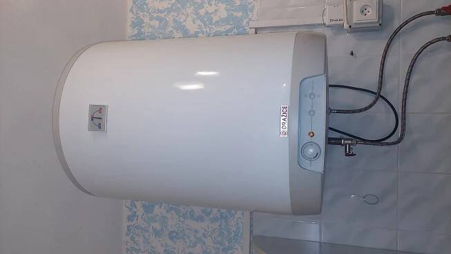 Prodám elektrický bojler Dražice 80litru. Důvod přechod na tepelné čerpadlo. Cena 1200 Kč. - InzerceTrinec.cz