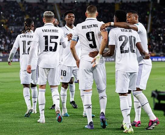 Fanoušci Realu Madrid spílali Davidu Alabovi (vpravo).