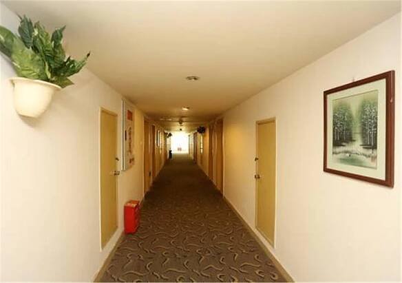 Ane Chain - E Ying Branch Hotel 2*