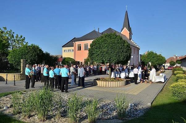Procesia Božieho Tela (4.6.2015) Pečeňady