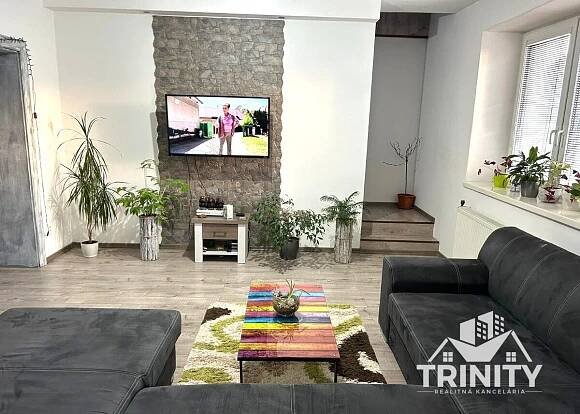 Na predaj zrekonštruovaný rodinný dom v meste Nové Zámky | TRINITY Real s.r.o.