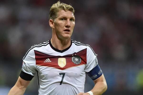 Bastian Schweinsteiger: Der deutsche Fußballstar wurde von seinem Freund Til Schweiger mit einer Doku beschenkt.