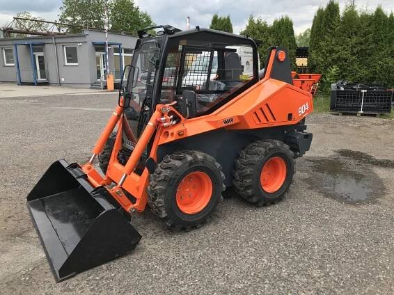 Smykový nakladač Locust L‑904 SPEED+ (45kW) | ZTS Dvůr Králové nad Labem