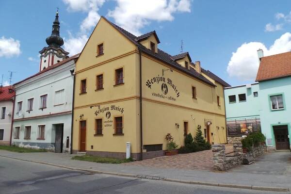 Kavárna a vinotéka Mnich foto 1