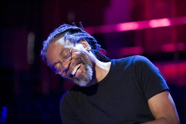 Bobby McFerrin se po třech letech vrátí do České republiky