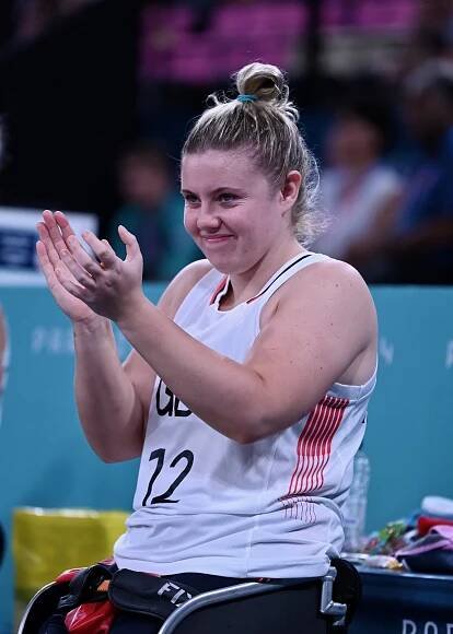 Lucy Robinson (wheelchair basketball)