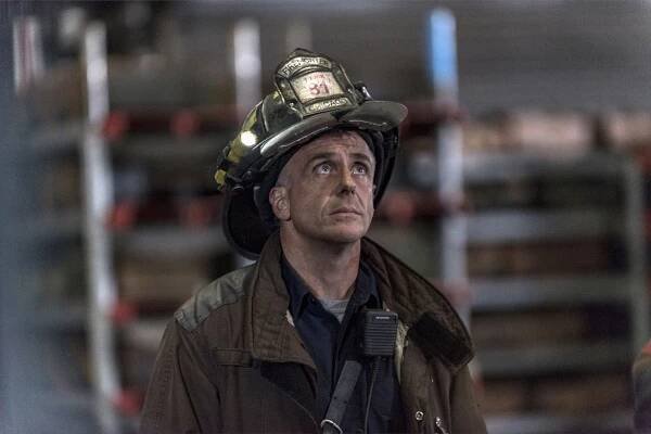 Chicago Fire - Zvedněte se - Z filmu - David Eigenberg