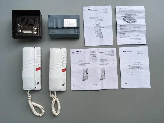 Tesla - domácí telefony, zvonkové tablo, zdroj a eletrický zámek - Dům a zahrada