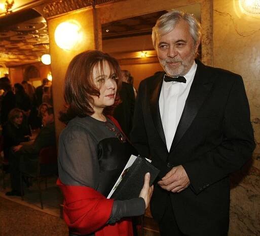Zemřel herec Josef Abrhám, necelý rok po své milované manželce. Bylo mu 82 let