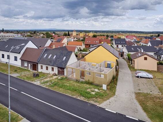 Rozestavěná stavba rodinného domu 5+kk v obci Mikulčice
