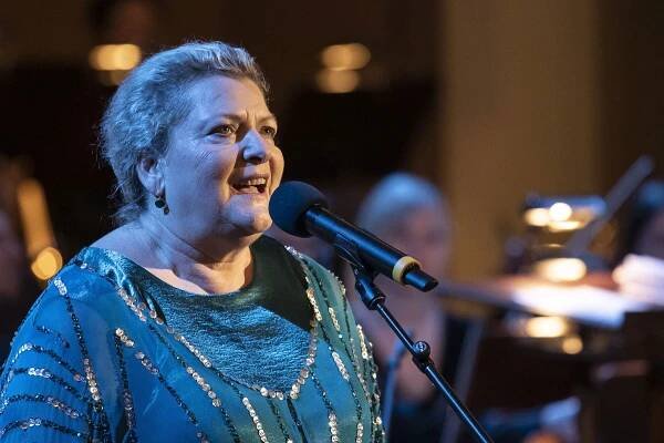 Ida Kelarová obdržela státní vyznamenání | Česká filharmonie