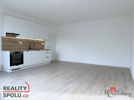 Pronájem bytu 1+kk 33 m², Rolnická, Opava - Kateřinky
