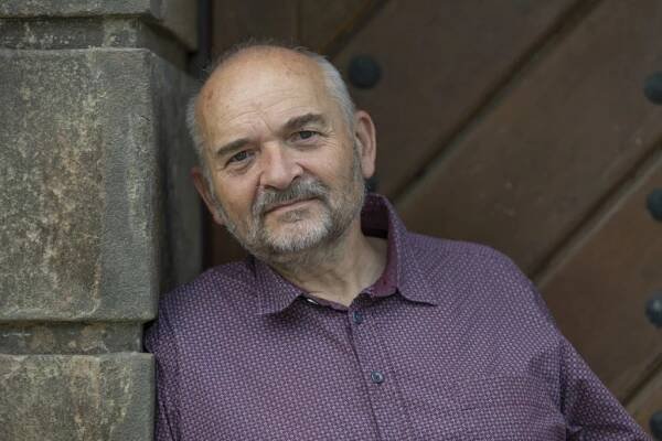 Jan Burian: Když z kultury uděláte zábavu, zblbnete - kulturní magazín Uni