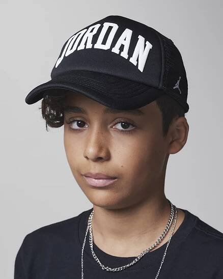 Pěnová kšiltovka Jordan pro větší děti - Černá