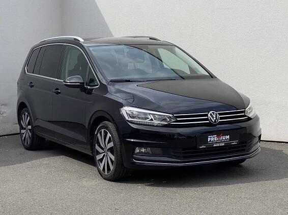 Volkswagen Touran, r.v. 2022 - prodej, bazar
