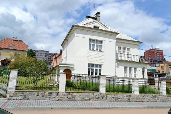 Prodej prvorepublikové vily v Plzni, Slovanském - Realizováno - Prodáno nebo Pronajmuto | Trendy Reality s.r.o. Plzeň