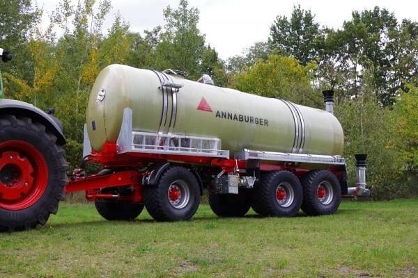 Legendární přívozná cisterna Annaburger již dotěžuje traktor | CRS Marketing, s.r.o.