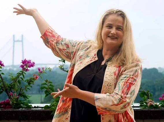 Elizabeth Lee takes charge as Director of American Center in Kolkata