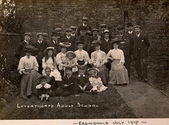 Soubor:William Hayes York City Archives Members of Layerthorpe Adult school cca 1907.jpg – Wikipedie