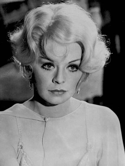 Susannah York, British Actress, Dies at 72 - The New York Times