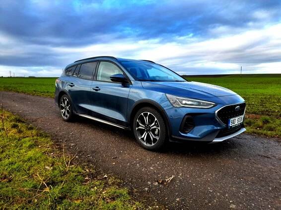 Ford Focus 1.0 EcoBoost kombi. Potěší v každé situaci - Autaprozeny.cz