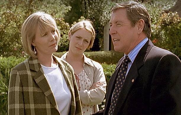Vraždy v Midsomeru - Jedenáctka mrtvého muže - Z filmu - Jane Wymark, Laura Howard, John Nettles