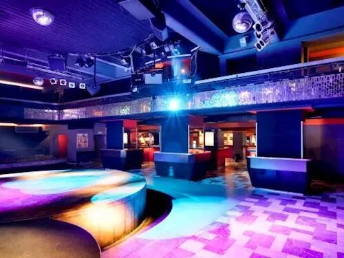 Retro Music a Coctail Hall na Vinohradech
