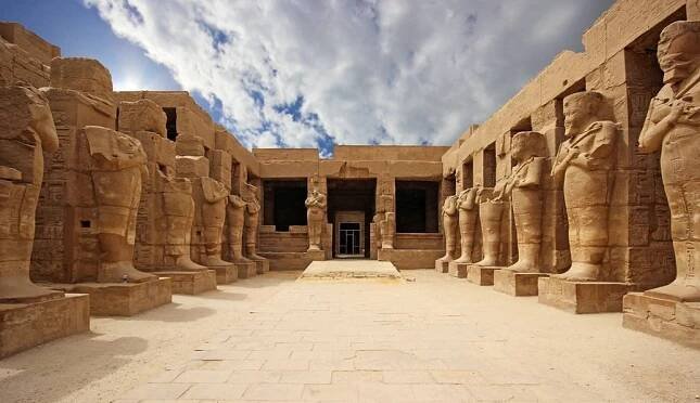 Anscient chrám Karnak v Luxoru - zřícenina Théby Egypt — Stock obrázek