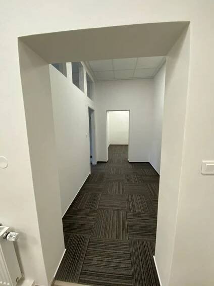 Pronájem nebytového prostoru 111 m², Karlínské náměstí, Praha, Praha