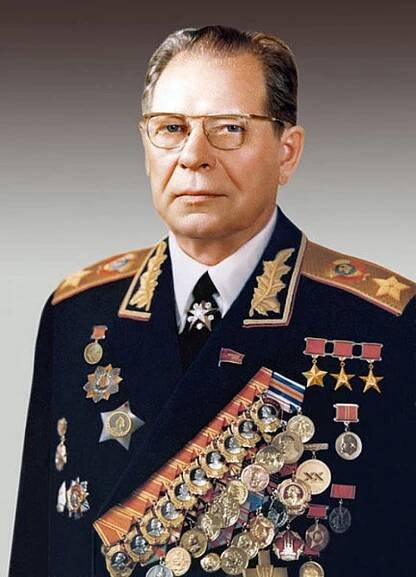 Ustinov, Dmitrij Fjodorovič - 