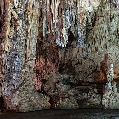 Nerja: Vstupenka do jeskyní Nerja s audioprůvodcem