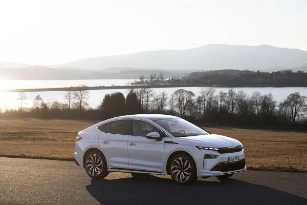 První jízda s jedním z nejlepších elektromobilů: Škoda Enyaq aspiruje na jedničku trhu | Autojournal.cz