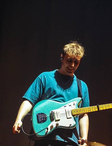 sam fender fills out newcastle arena — :-)